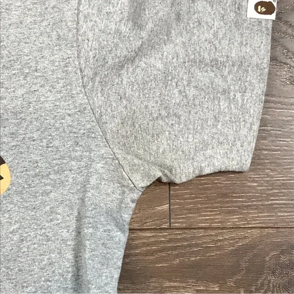 Bape Women’s A Bathing Ape Gray Camouflage Gorilla Graphic T-Shirt Size Small - Picture 10 of 10